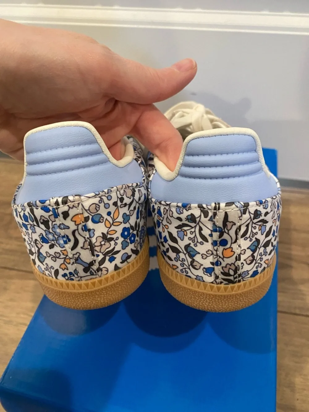NIB Adidas samba Liberty London floral 6.5 kids (8 women’s) - Picture 7 of 12